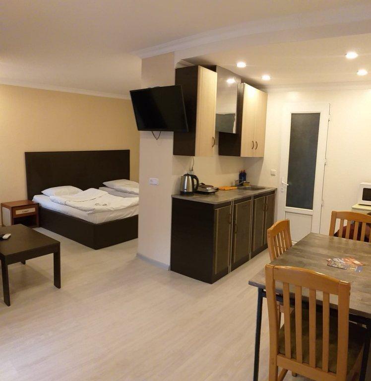 Merien Hotel Yerevan Ngoại thất bức ảnh